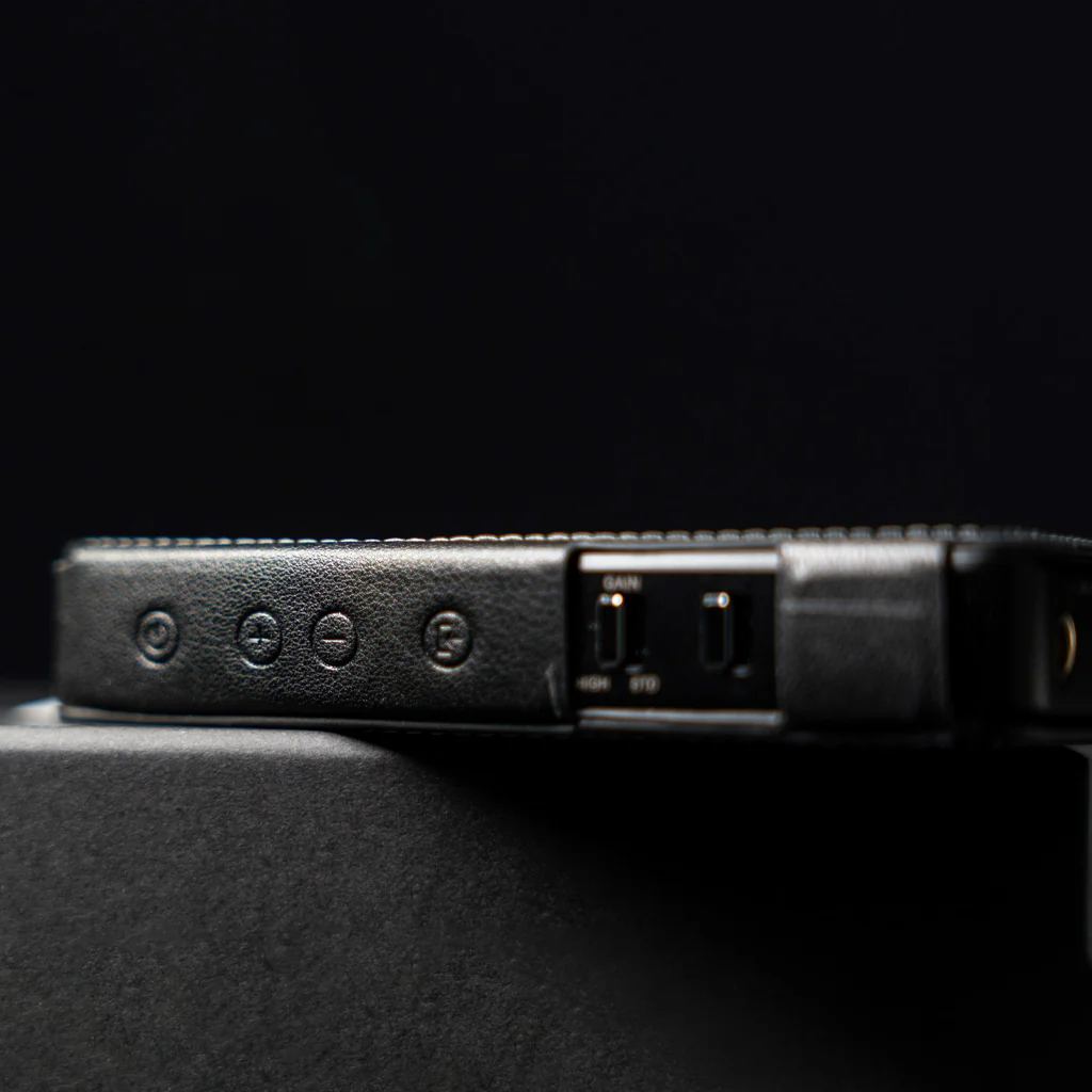 Questyle - CMA18 Portable Leather Case - Image 3