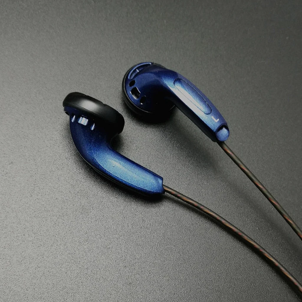 RY4S - Wired Earphone with Mic - Image 3